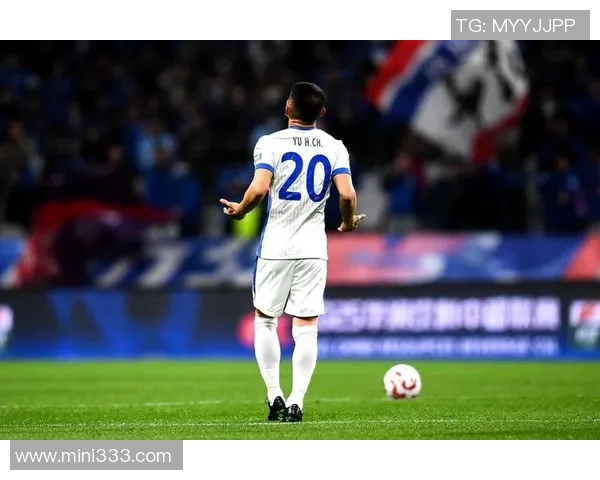 只打替补的足球明星背后的故事与奋斗历程揭秘