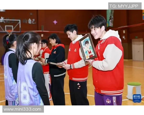 全明星篮球袜的魅力与时尚搭配技巧解析，让你在球场上尽显风采